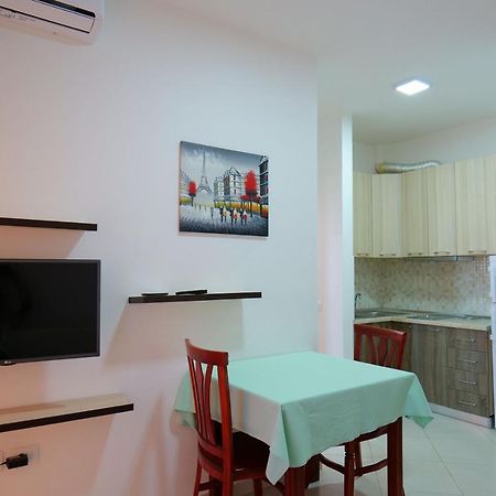 Almare Apartments Vlorë Екстериор снимка