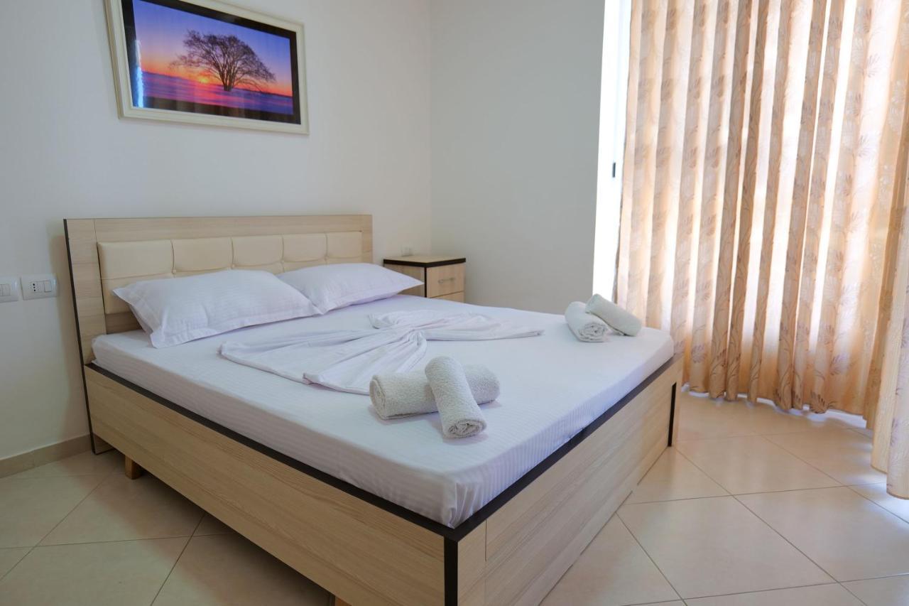 Almare Apartments Vlorë Екстериор снимка