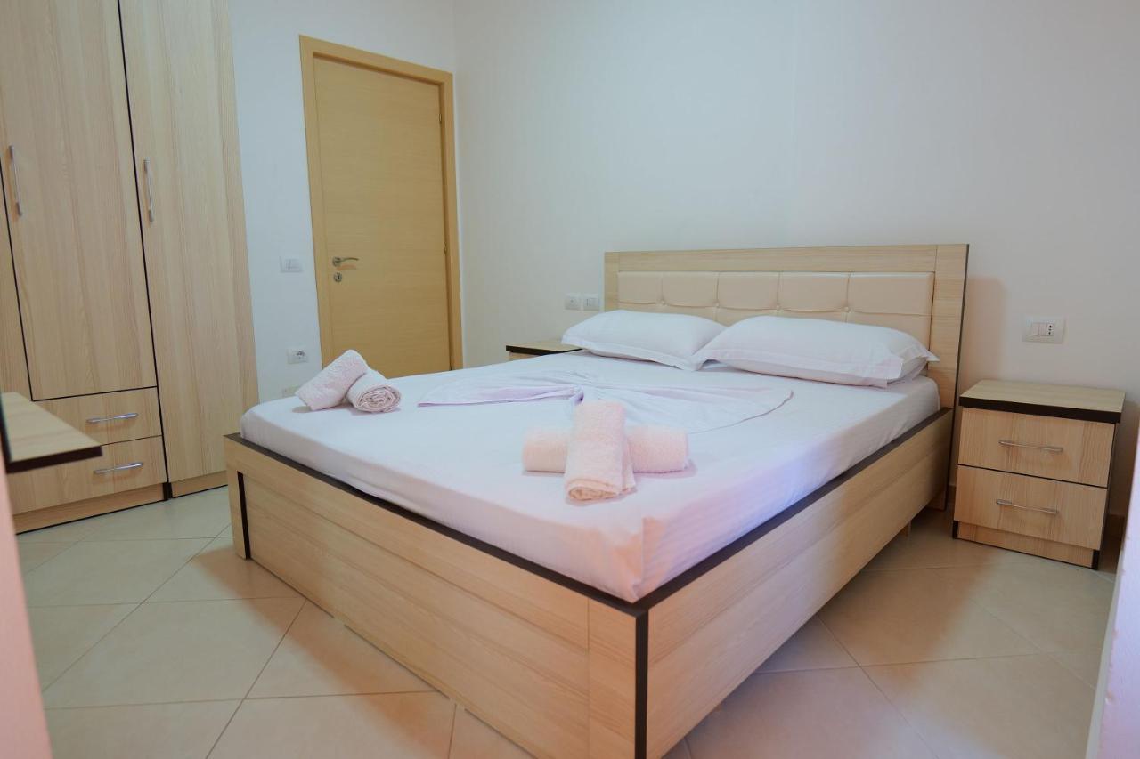 Almare Apartments Vlorë Екстериор снимка