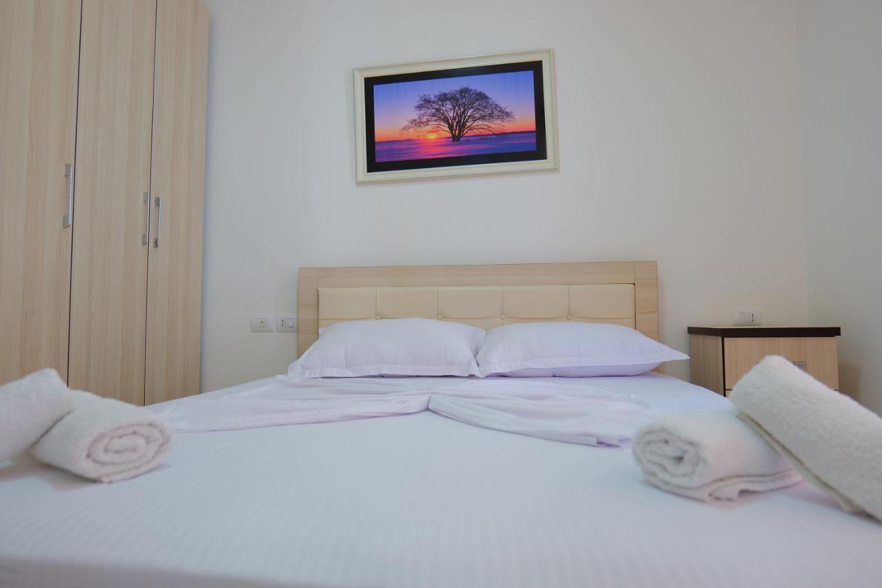 Almare Apartments Vlorë Екстериор снимка