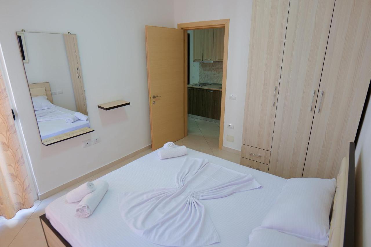 Almare Apartments Vlorë Екстериор снимка