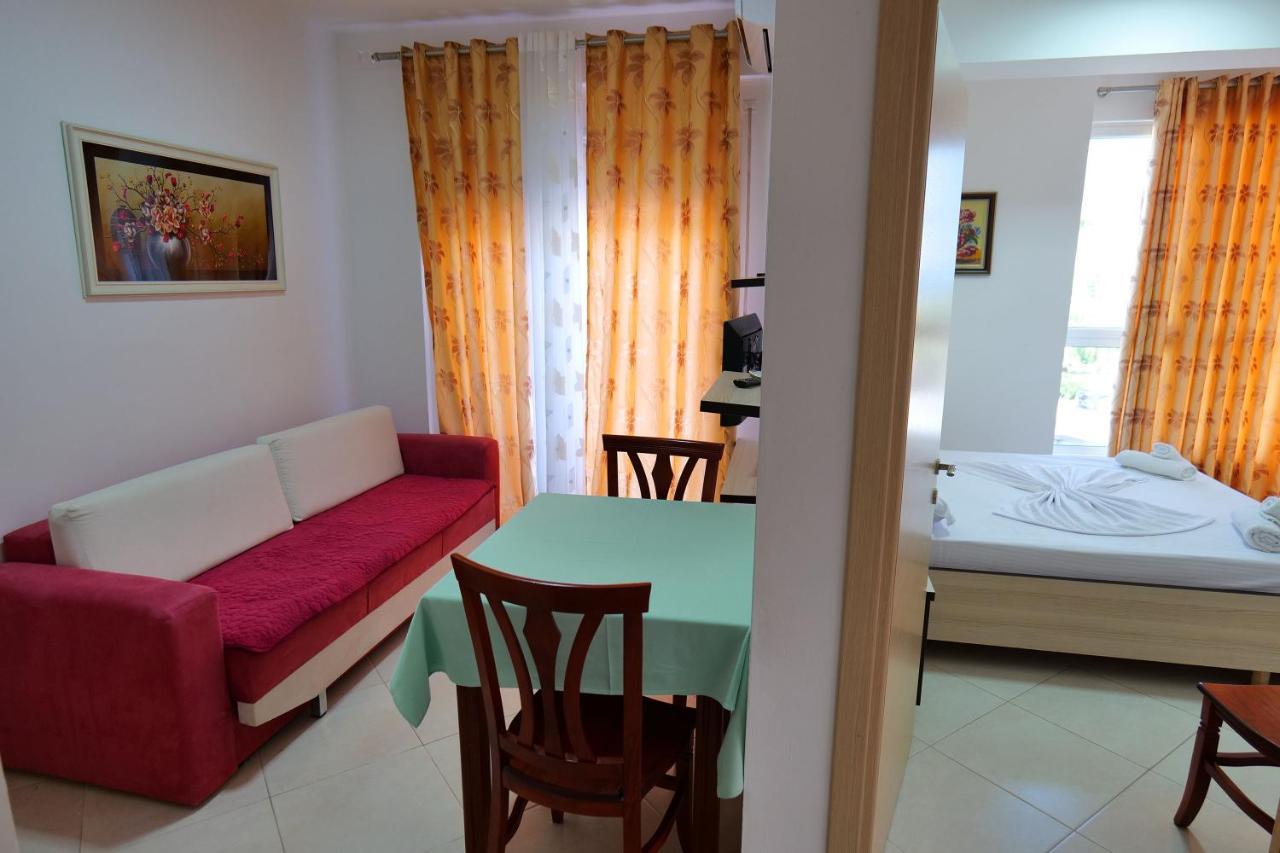 Almare Apartments Vlorë Екстериор снимка