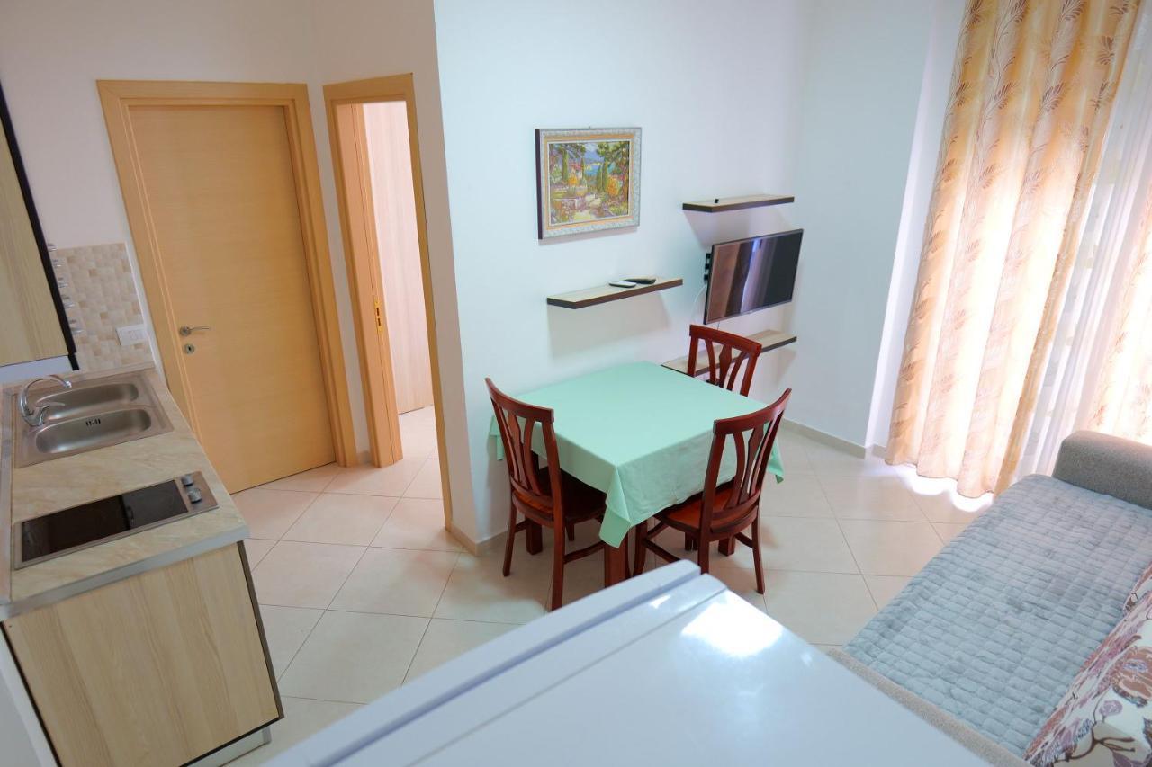 Almare Apartments Vlorë Екстериор снимка