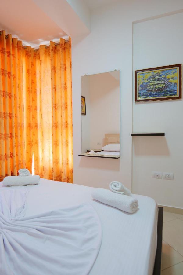 Almare Apartments Vlorë Екстериор снимка