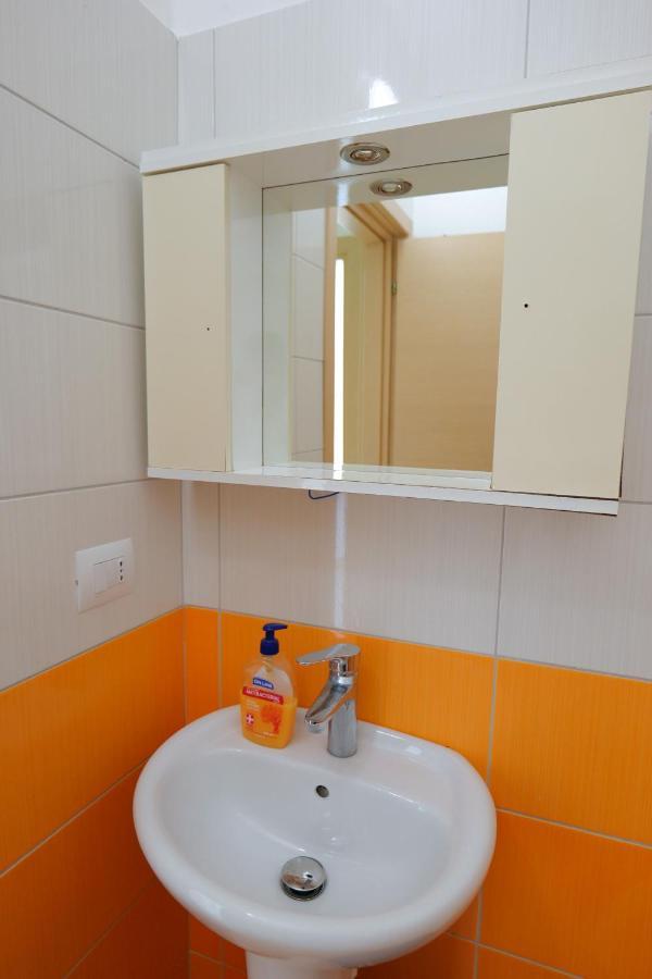 Almare Apartments Vlorë Екстериор снимка